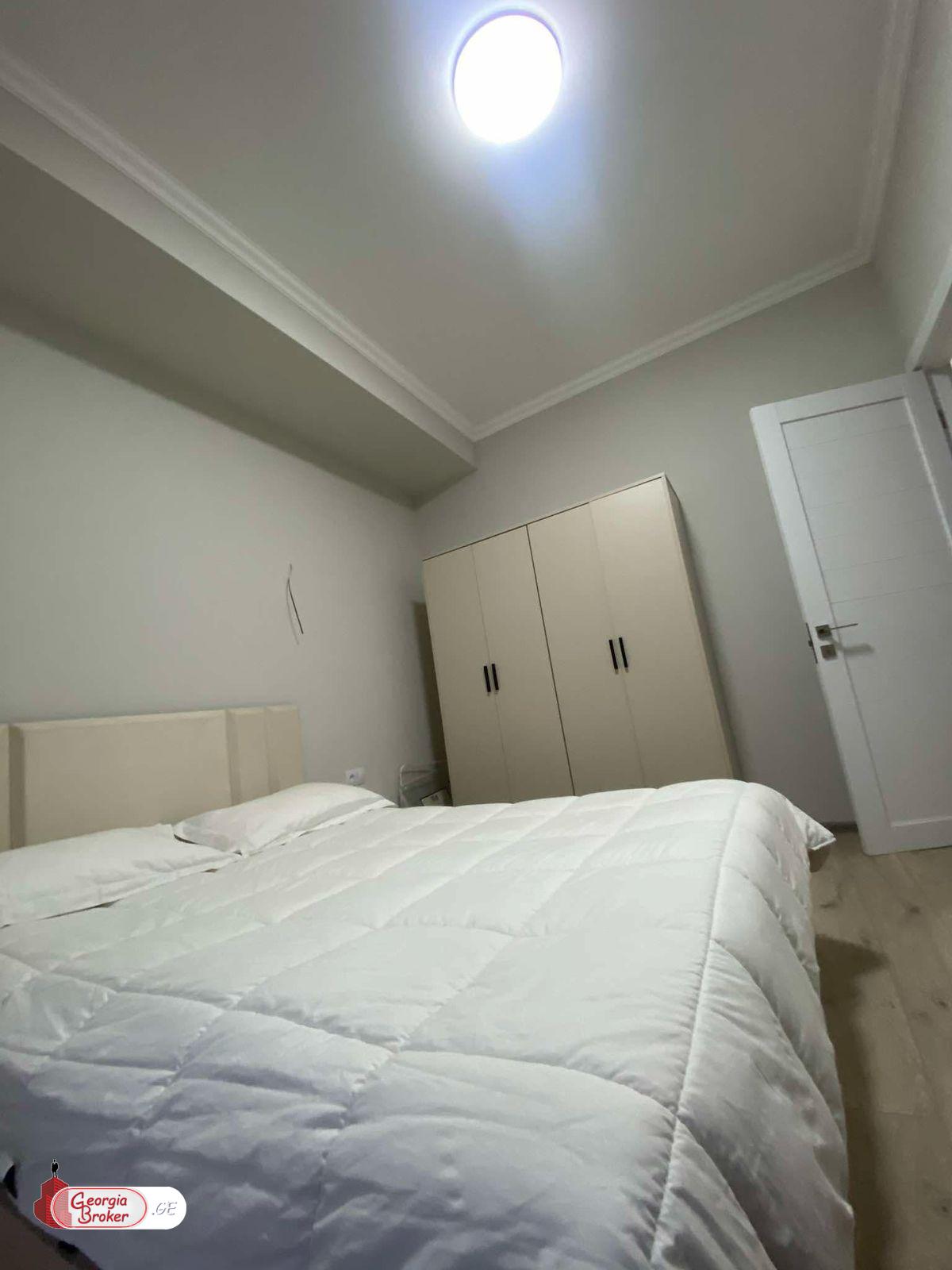 იყიდება ახალი გარემონტებული 2 ოთახიანი ბინა